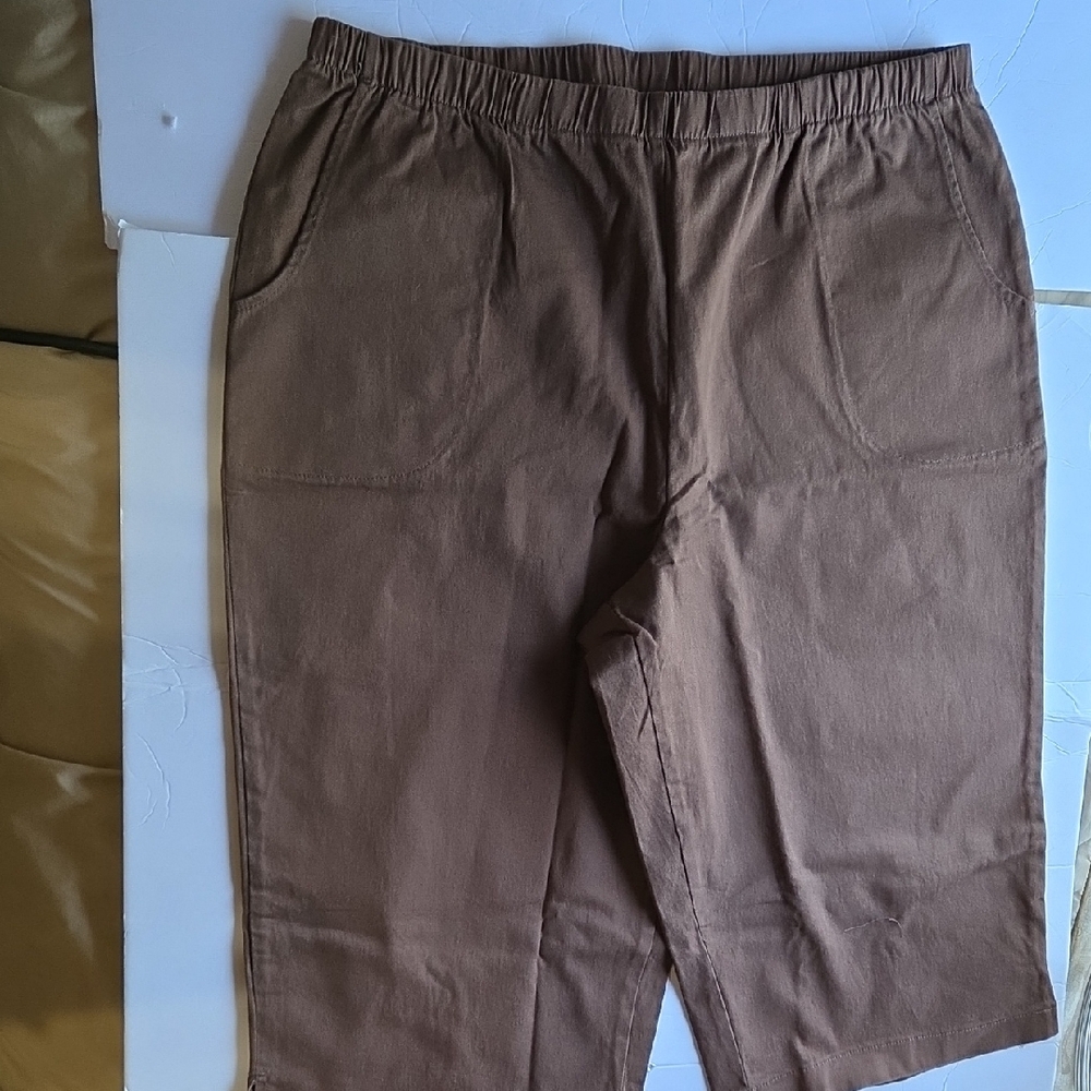 2 Quacker Factory Women's Brown and Cream Cropped Pants - Picture 2 of 11
